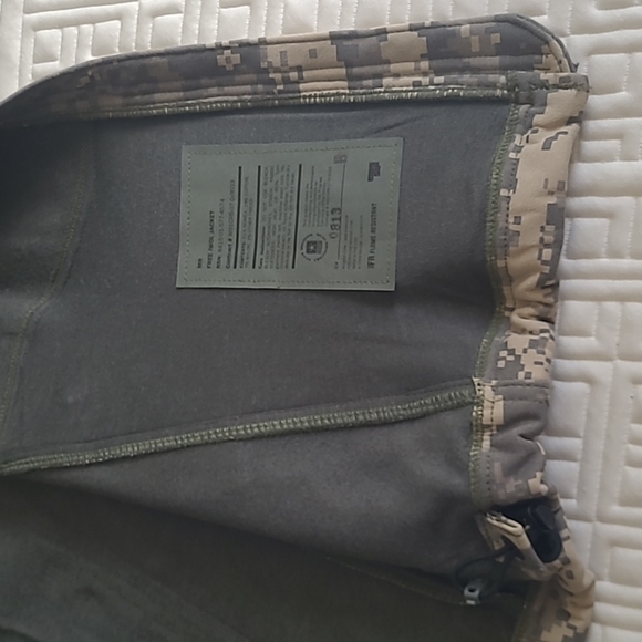 COPY - Digital Camouflage Jacket - Picture 4 of 5